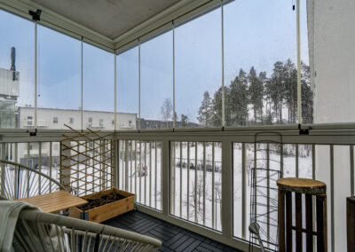 Innglasad balkong mot innergården