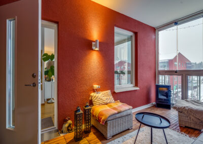 Inglasad balkong  vid entré